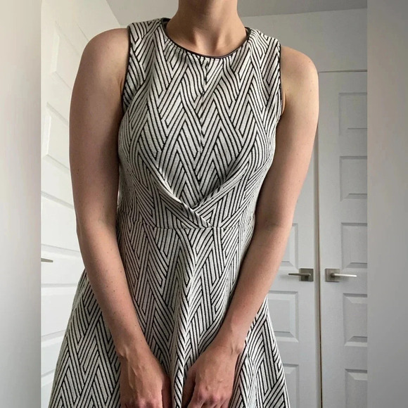 Banana republic striped dress with pockets size 6 - Picture 3 of 7